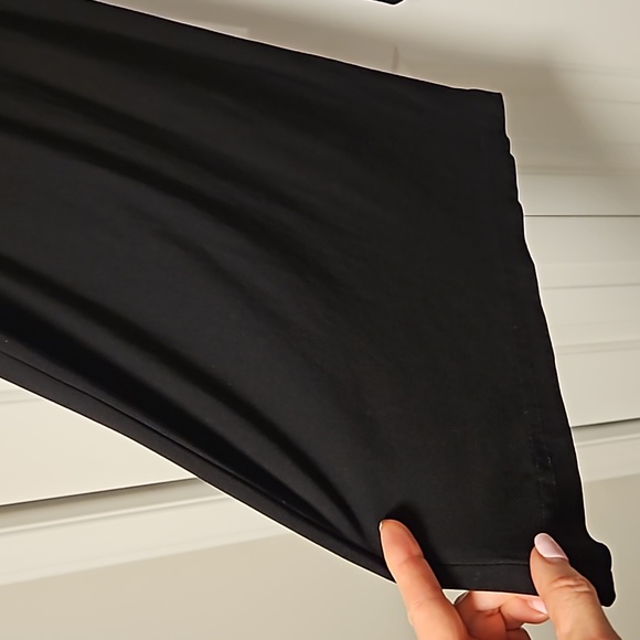 💖$5 add to bundle Wide leg dress pant with gold waist band💖 - Picture 2 of 3